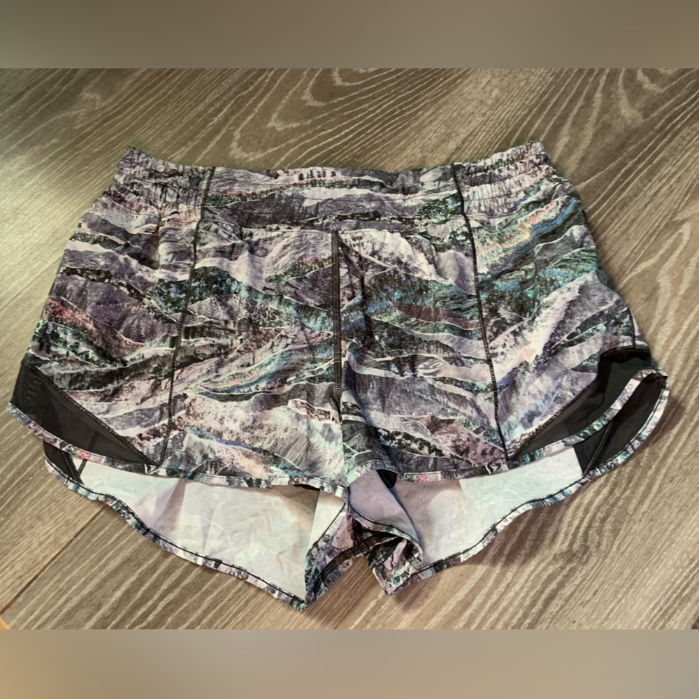 Lululemon Hotty Hot Short 2.5”